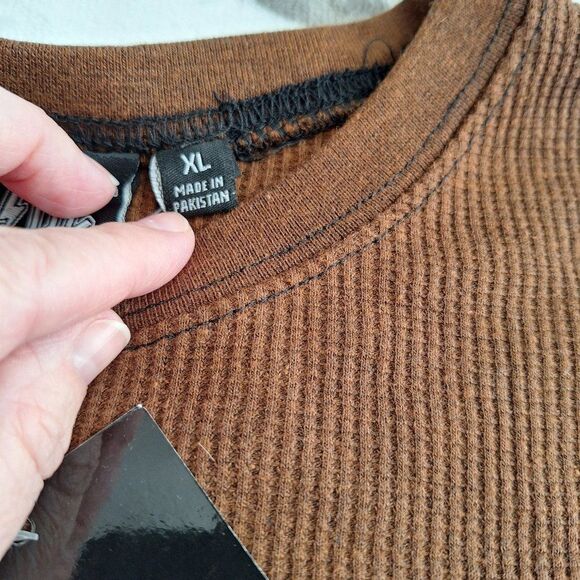 NWT-Size XL‎ AC/DC Crop Tie Dye Waffle Knit Animal Print Band Tee Long Sleeve - Picture 2 of 9